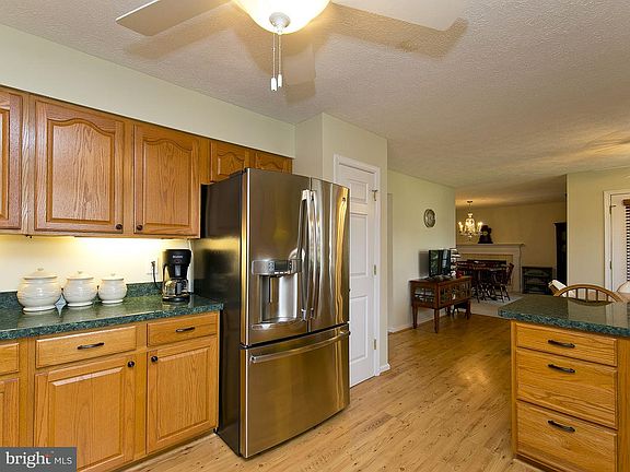 5th image of 120 Caspian Dr