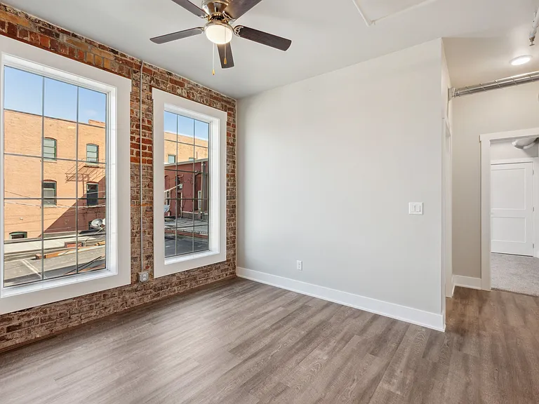1201 2nd St — Photo 5