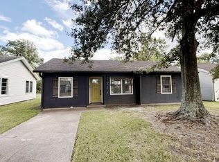 2217 2nd St, Port Neches, TX 77651