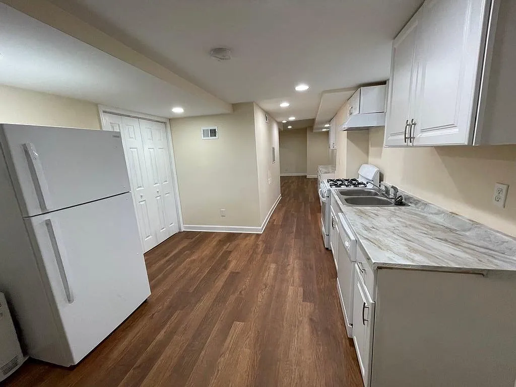 2 bed, 1.0 bath, 1395 sqft, $1,700 — Photo 4
