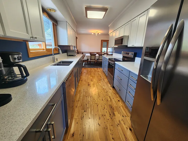 322 Park Dr — Photo 16
