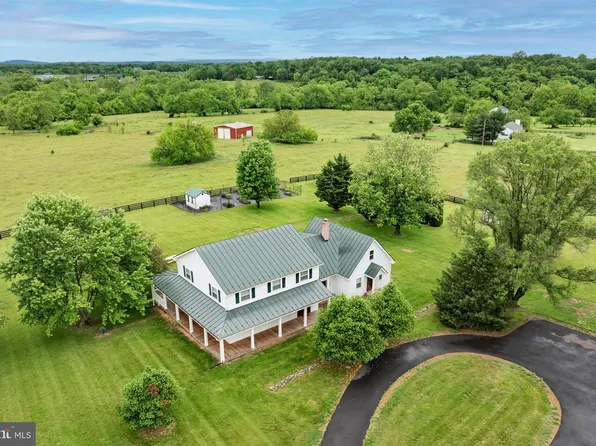 739 Pierce Rd, Berryville, VA 22611