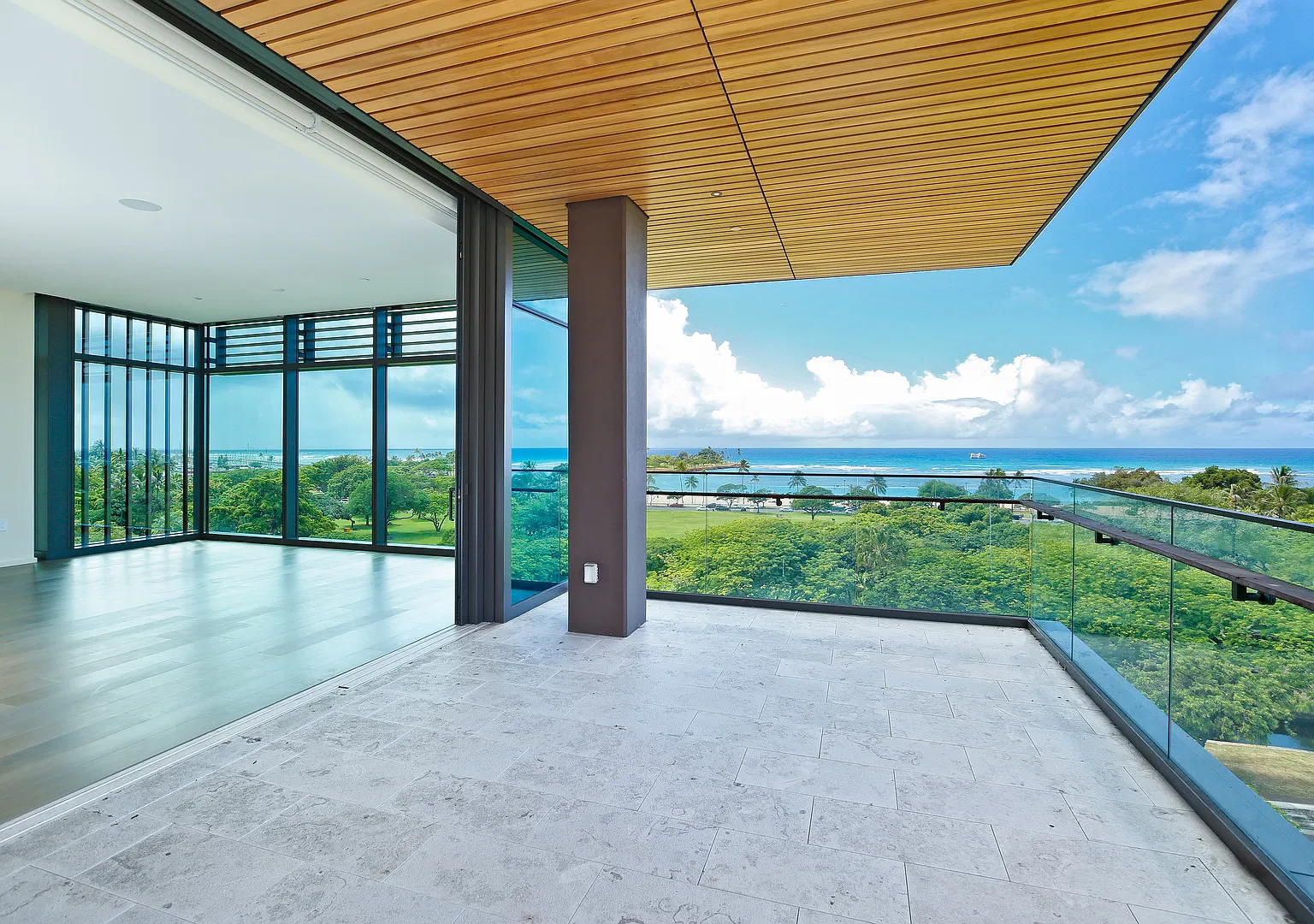 Resort Living in the Heart of Honolulu - Park Lane — Photo 2