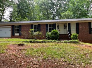 10 Queensbury Rd, Greenville, SC 29617