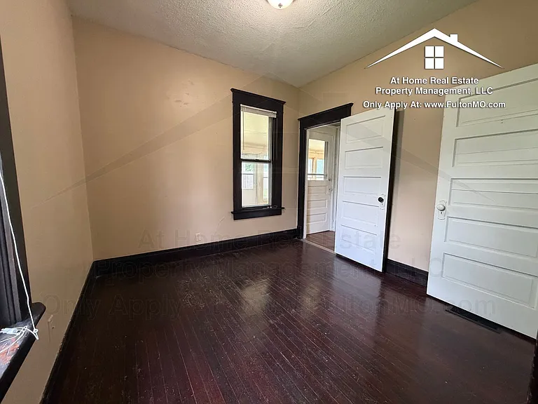 217 W 6th St — Photo 18