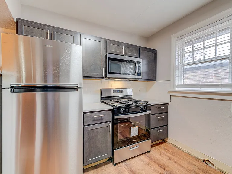 (242) 7156-58 Tulane Ave — Photo 4