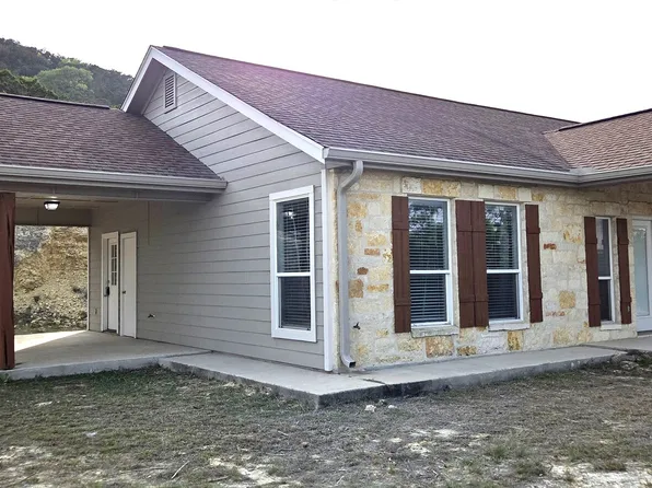 295 N POLLY PEAK DR, Bandera, TX 78003