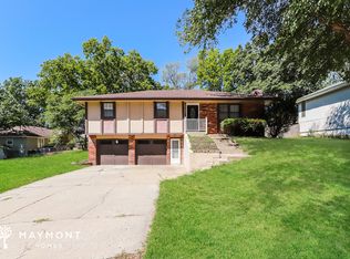 6704 NW Hidden Valley Rd, Kansas City, MO 64152