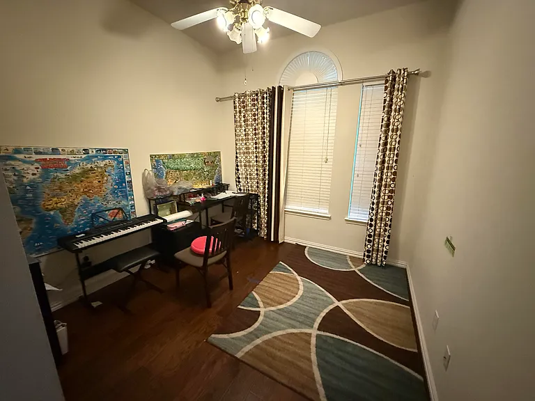 1619 Mineral Springs Dr — Photo 2