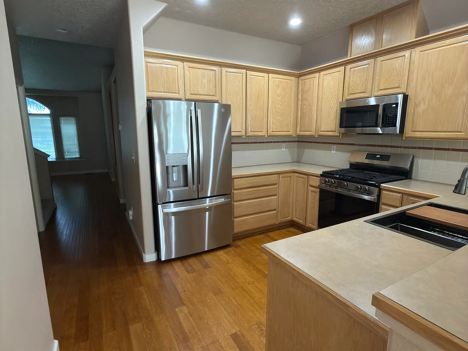 2 bed, 2.5 bath, 1755 sqft, $2,500 — Photo 4