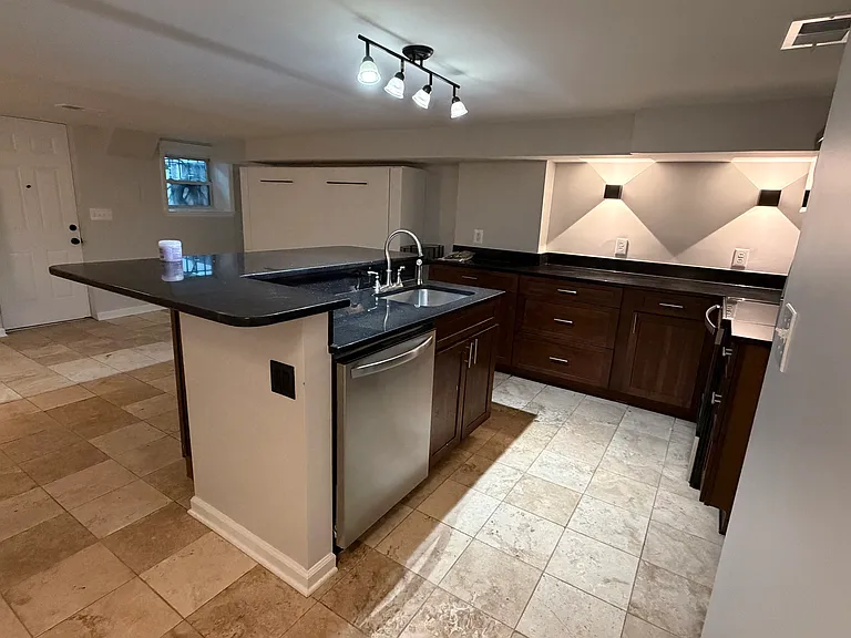 1342 Park Rd NW #B — Photo 9