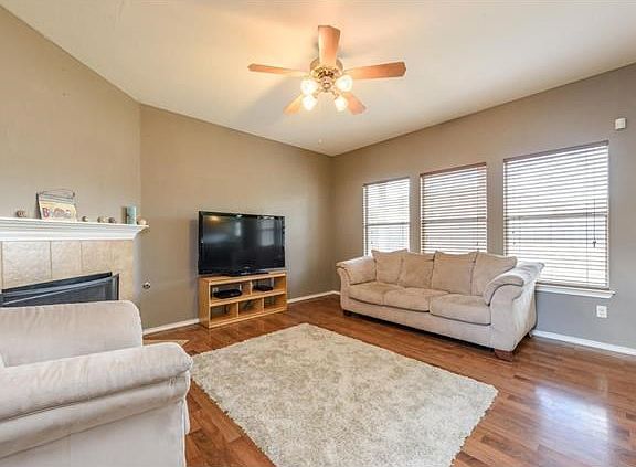 2nd image of 219 Dark Horse Ln
