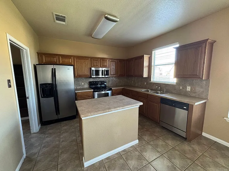 507 Taurus Dr — Photo 6