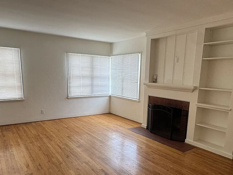 111 Alabama St — Photo 2