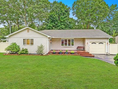 412 Shelter Rd, Ronkonkoma, NY, 11779