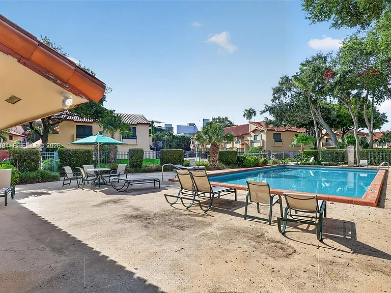 10206 SW 77th Ct — Photo 32