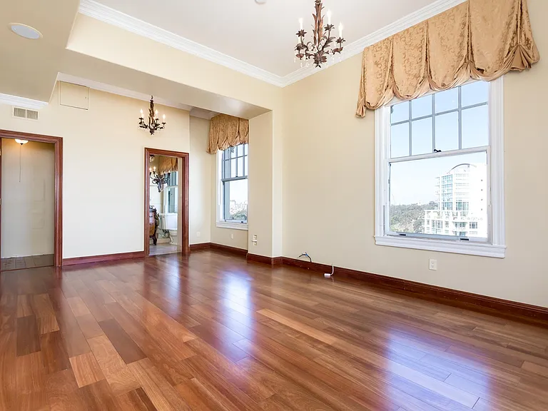 702 Ash St #1500 — Photo 16