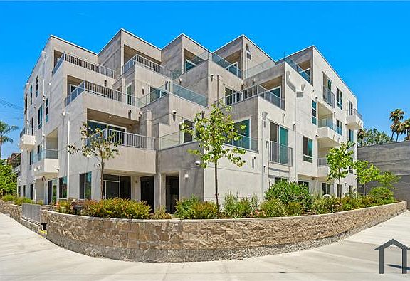 2nd image of 4406 Fulton Ave #203