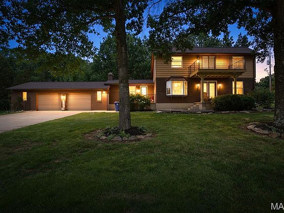 4th image of 1425 Napoleon Dr