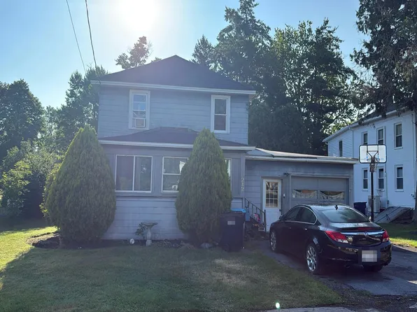212 Vienna St, Newark, NY 14513