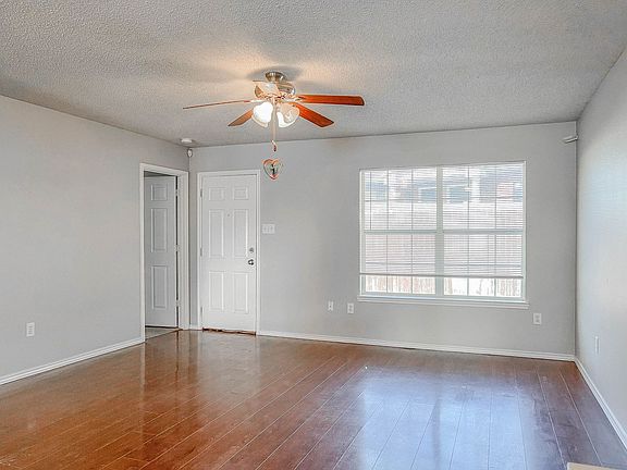 4th image of 8114 Temple Ave