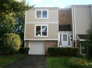 1966 Holbrook Ln, Hoffman Estates, IL