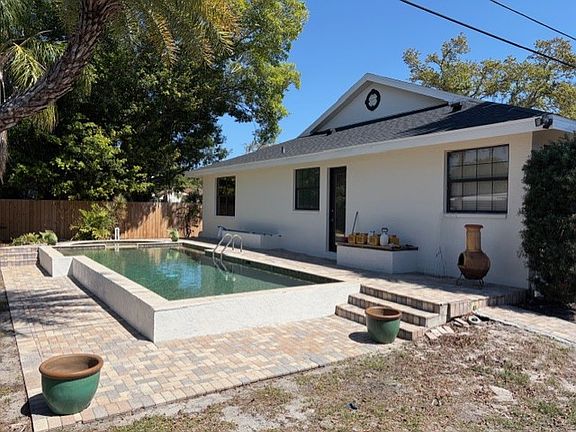 5th image of 303 Buena Vista Ave