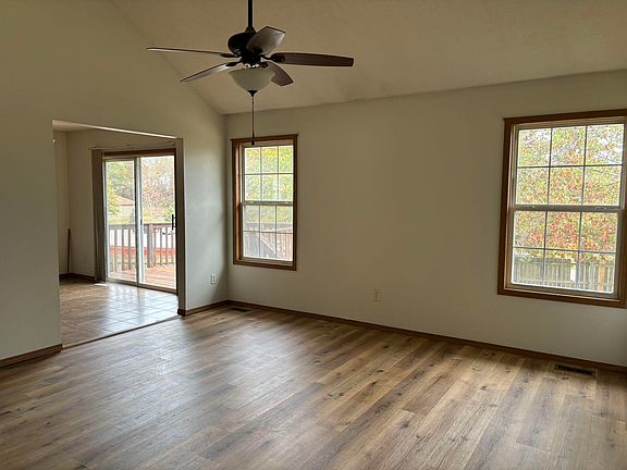 3rd image of 424 S Southgate Drive