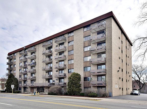2nd image of 850 Des Plaines Ave APT 603