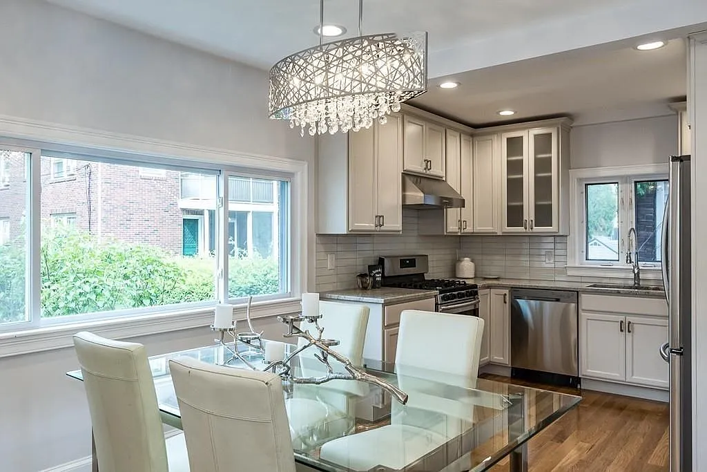 2 bed, 2.0 bath, 2130 sqft, $4,500 — Photo 4