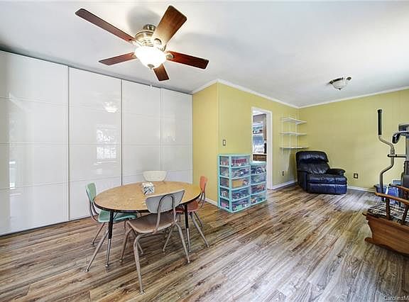 5th image of 214 Arbor Ct
