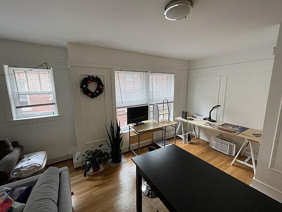 5th image of 4526 N Malden St #2B