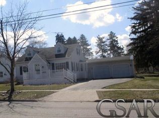 802 E King St, Owosso, MI 48867