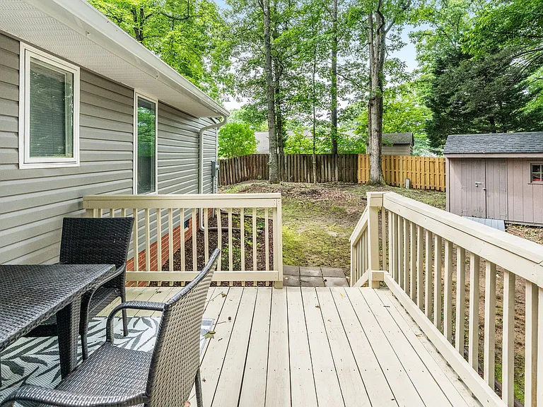 1902 Cambridge Dr — Photo 31