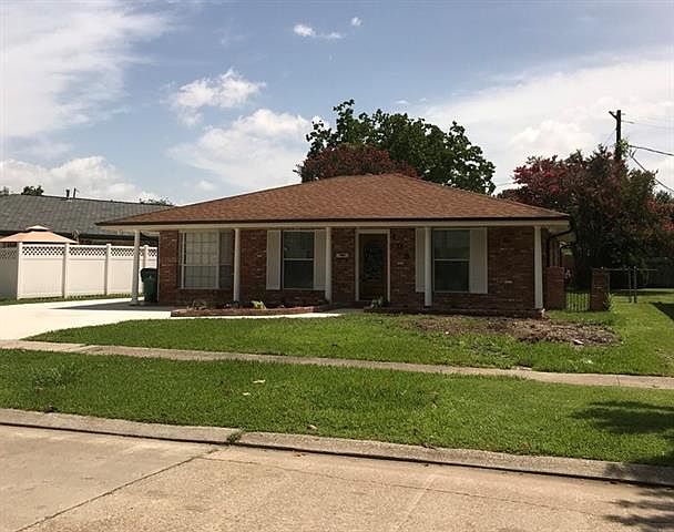 1st image of 109 Willow Dr