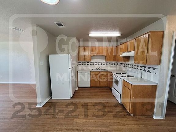 3rd image of 106 Lark St
