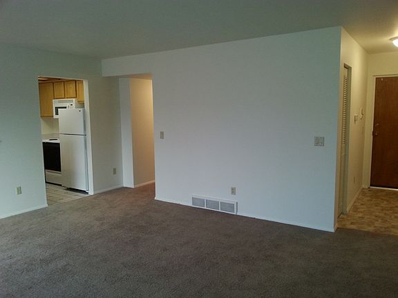 5th image of 907 Capital Ave SW