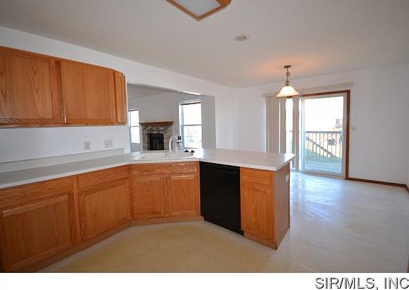 4th image of 5248 Saluki Dr