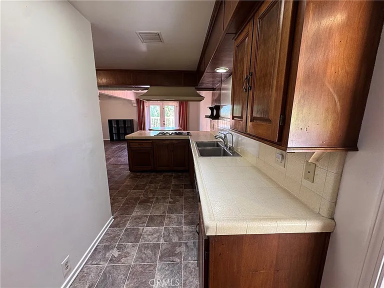 21015 Cantel Pl — Photo 9