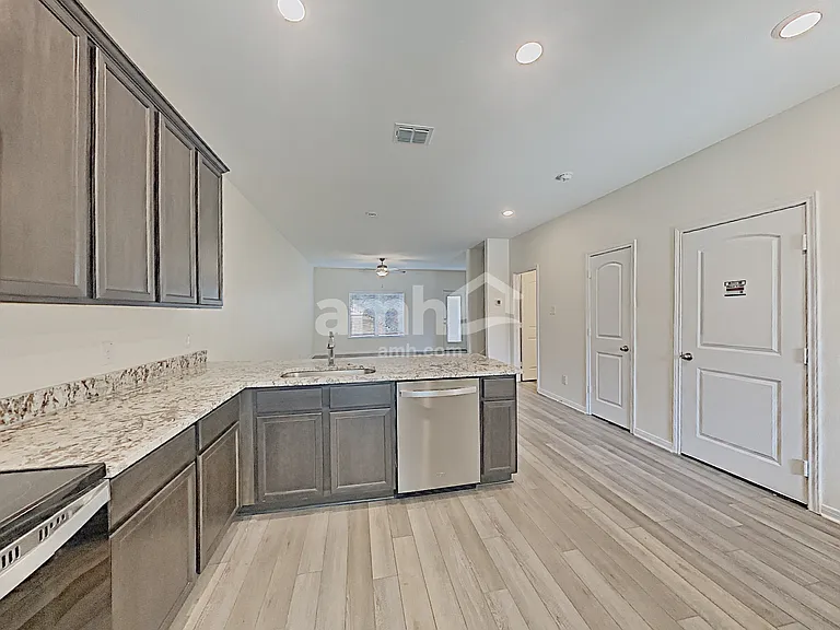 7929 Cactus Plum Dr — Photo 4