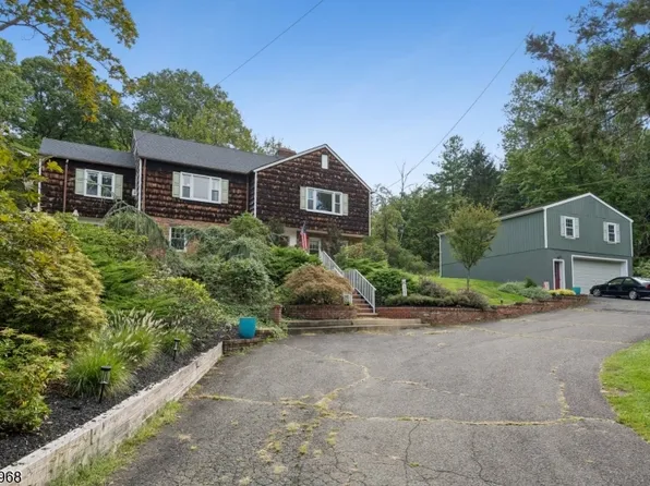 57 Washington Dr, Watchung Boro, NJ 07069