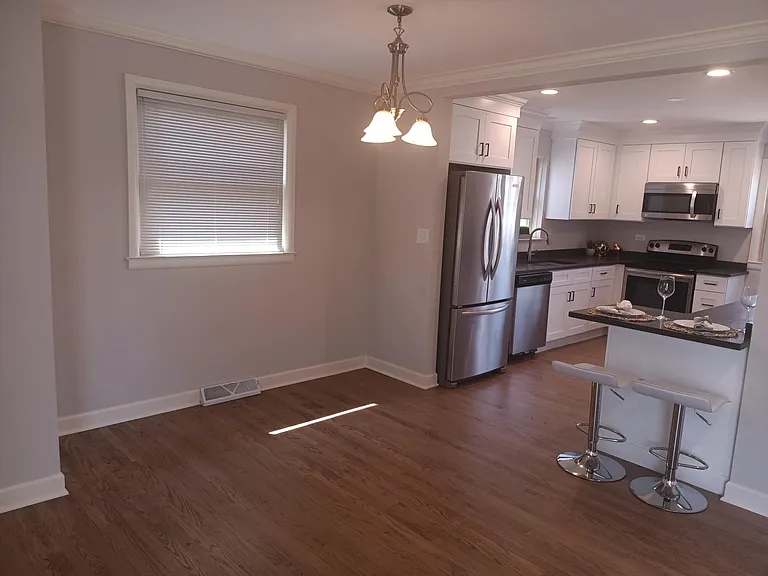 320 N Washington Ave — Photo 2