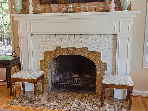 5th image of 1375 E Bryan Ave