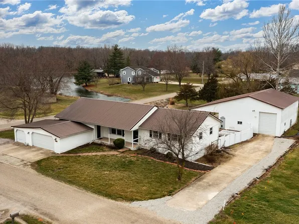 8435 N Cardinal Ln, Altamont, IL 62411