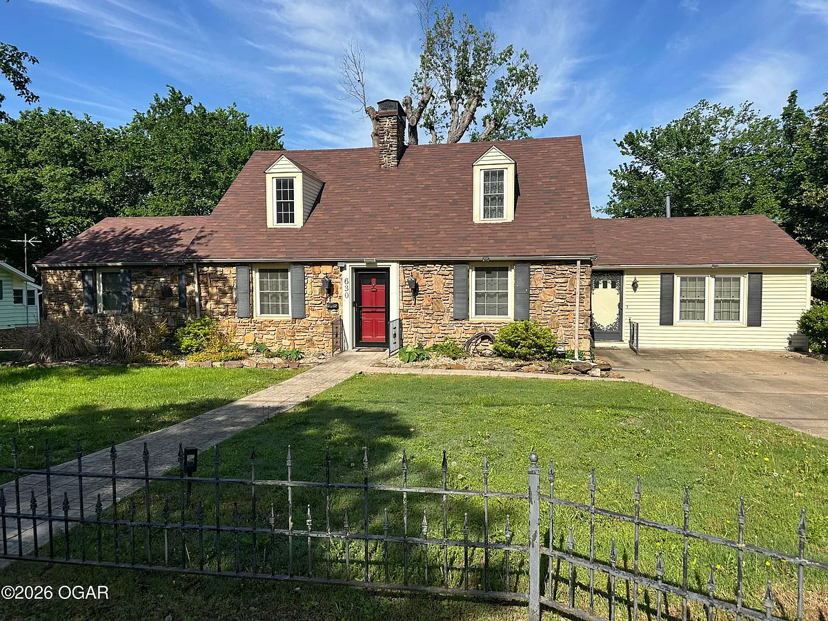 Building Photo - 630 Oak Ridge Dr