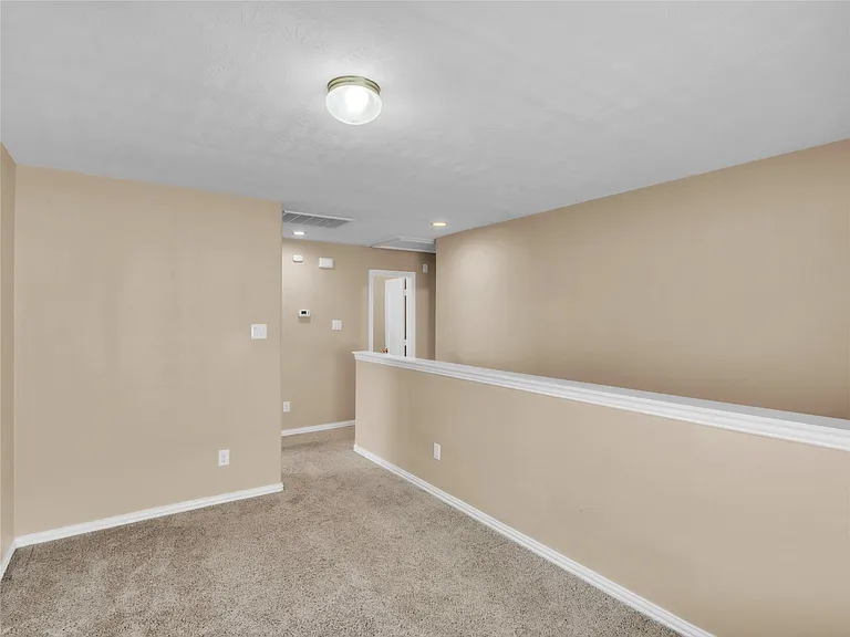 1418 Banbury Ct — Photo 15