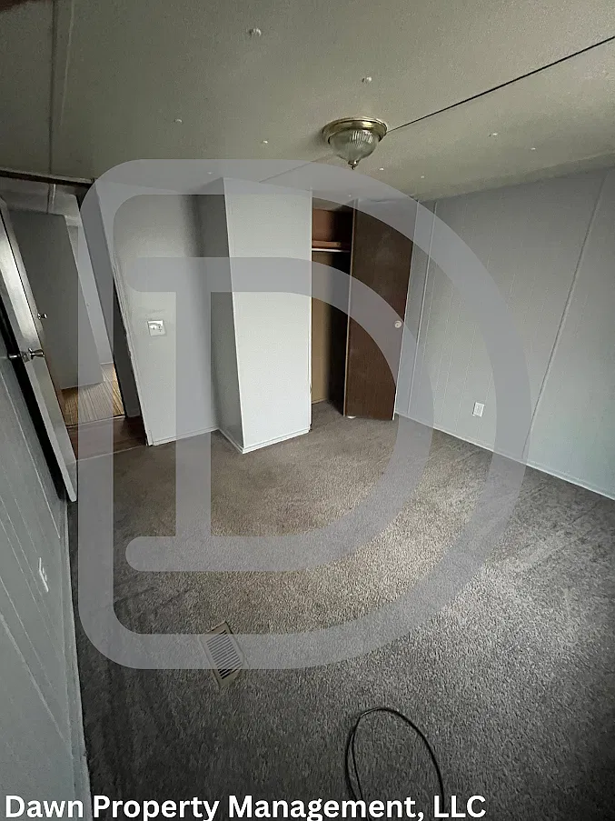 192 Riverside Cir — Photo 3