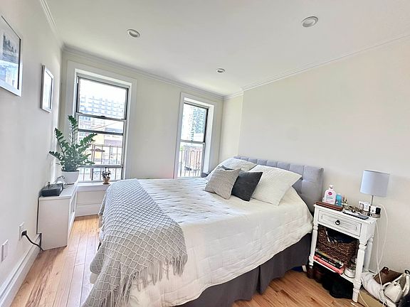 2nd image of 417 W 43rd St #E