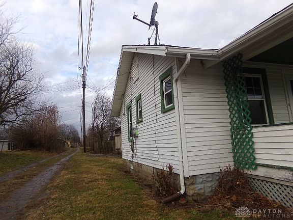 3rd image of 1015 Rodgers Dr