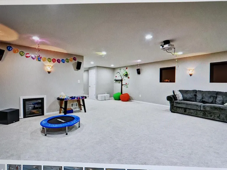 48 Hoover Ave — Photo 3